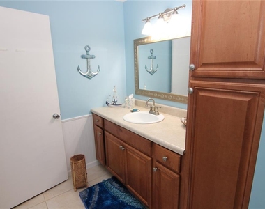 1207 Lakehouse Court - Photo Thumbnail 18