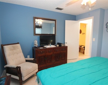 1207 Lakehouse Court - Photo Thumbnail 20