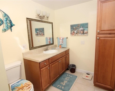 1207 Lakehouse Court - Photo Thumbnail 15