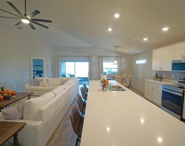 11943 Stone Pine Street - Photo Thumbnail 4