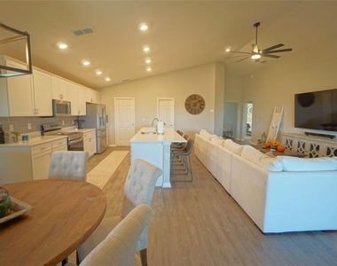 11943 Stone Pine Street - Photo Thumbnail 7