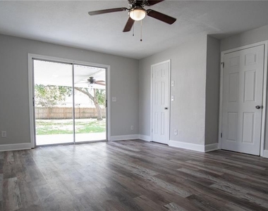 4710 W Price Avenue - Photo Thumbnail 15