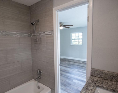 4710 W Price Avenue - Photo Thumbnail 19