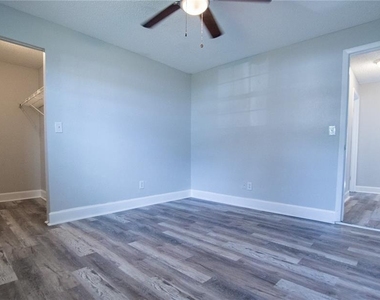 4710 W Price Avenue - Photo Thumbnail 21