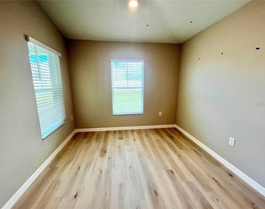 14664 Gallop Run Drive - Photo Thumbnail 5