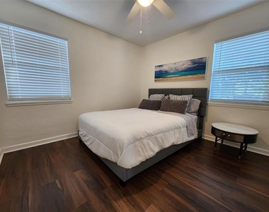 618 S Crest Ave - Photo Thumbnail 9