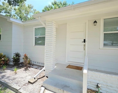 618 S Crest Ave - Photo Thumbnail 2