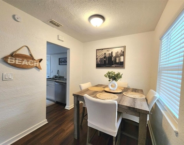 618 S Crest Ave - Photo Thumbnail 6
