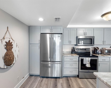 1460 Gulf Boulevard - Photo Thumbnail 6