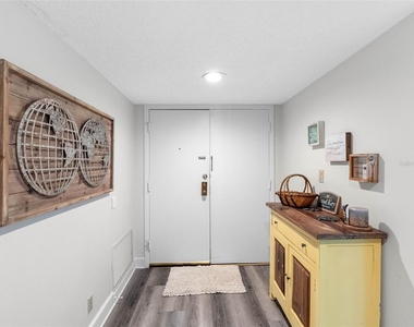 1460 Gulf Boulevard - Photo Thumbnail 3