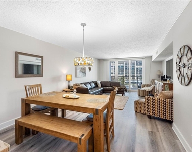 1460 Gulf Boulevard - Photo Thumbnail 10