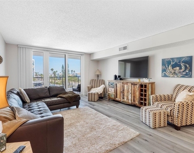 1460 Gulf Boulevard - Photo Thumbnail 12
