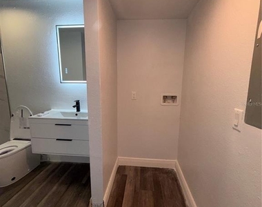 9481 Highland Oak Drive - Photo Thumbnail 17