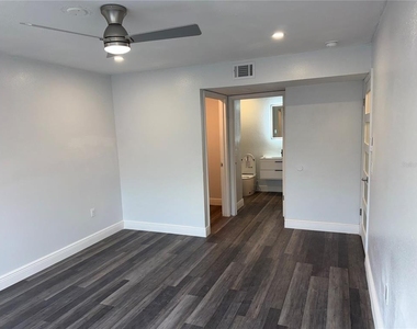 9481 Highland Oak Drive - Photo Thumbnail 7