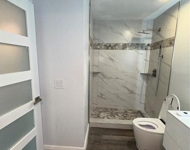 9481 Highland Oak Drive - Photo Thumbnail 14