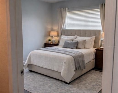 9481 Highland Oak Drive - Photo Thumbnail 32