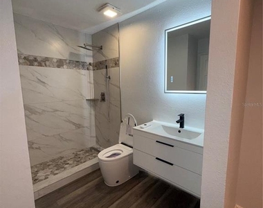 9481 Highland Oak Drive - Photo Thumbnail 11
