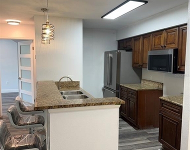 9481 Highland Oak Drive - Photo Thumbnail 23