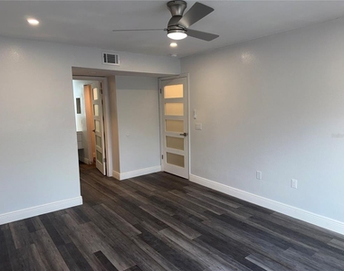 9481 Highland Oak Drive - Photo Thumbnail 6
