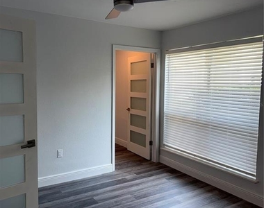 9481 Highland Oak Drive - Photo Thumbnail 38