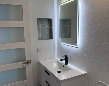 9481 Highland Oak Drive - Photo Thumbnail 33
