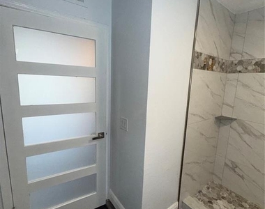 9481 Highland Oak Drive - Photo Thumbnail 16