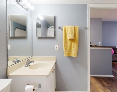 10764 70th Avenue - Photo Thumbnail 6