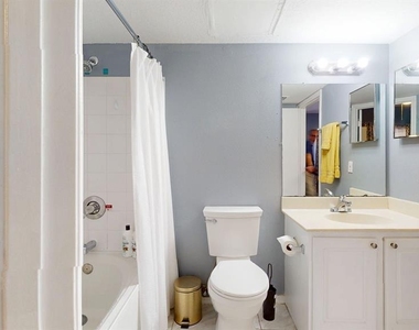 10764 70th Avenue - Photo Thumbnail 4