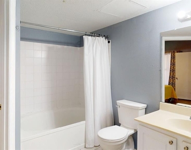 10764 70th Avenue - Photo Thumbnail 5