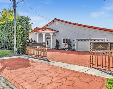 12904 Banyan Road - Photo Thumbnail 2