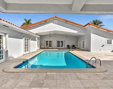 12904 Banyan Road - Photo Thumbnail 10