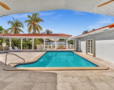 12904 Banyan Road - Photo Thumbnail 9