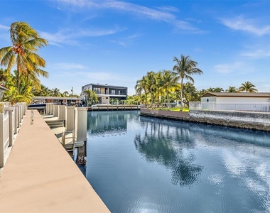 12904 Banyan Road - Photo Thumbnail 7