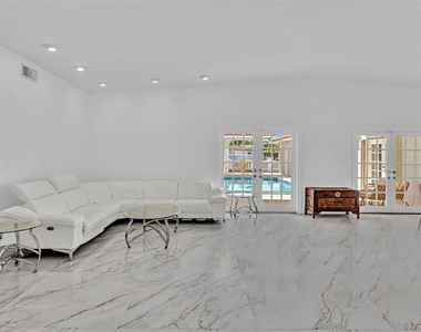 12904 Banyan Road - Photo Thumbnail 16
