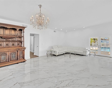 12904 Banyan Road - Photo Thumbnail 15