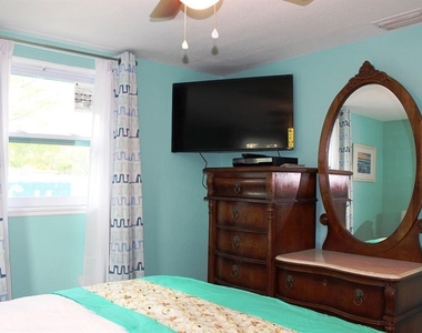 658 Roanoke Street - Photo Thumbnail 14