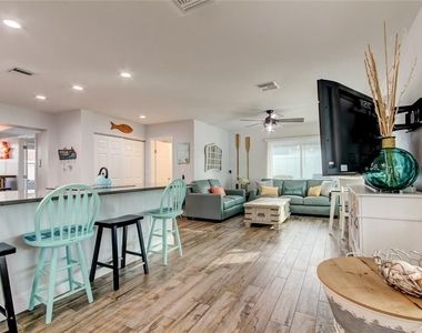 1907 2nd Street - Photo Thumbnail 7