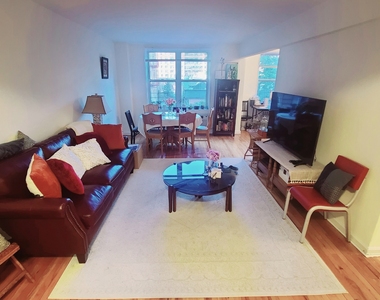 66-15 Thornton Place - Photo Thumbnail 5