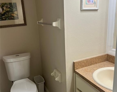 2777 N Poinciana Boulevard - Photo Thumbnail 9