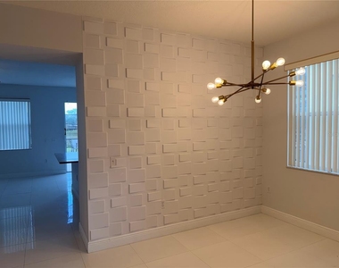 1112 Pine Ridge Drive - Photo Thumbnail 4