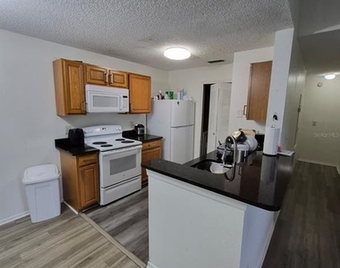 2031 Cascades Boulevard - Photo Thumbnail 5
