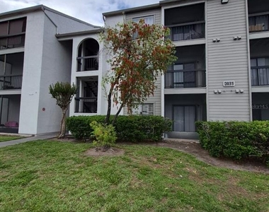 2031 Cascades Boulevard - Photo Thumbnail 1