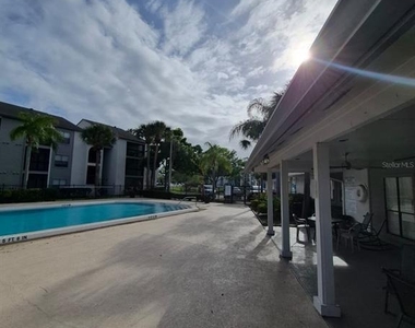 2031 Cascades Boulevard - Photo Thumbnail 16
