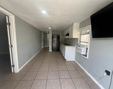 1400 Dakota Avenue - Photo Thumbnail 5