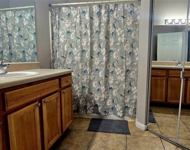 9005 Lee Vista Blvd - Photo Thumbnail 13