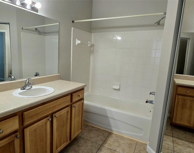 9005 Lee Vista Blvd - Photo Thumbnail 10