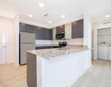 5579 Millenia Park Blvd - Photo Thumbnail 7
