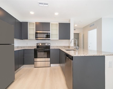 5579 Millenia Park Blvd - Photo Thumbnail 3