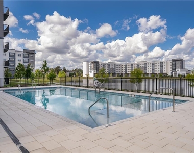 5579 Millenia Park Blvd - Photo Thumbnail 27