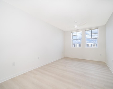 5579 Millenia Park Blvd - Photo Thumbnail 10